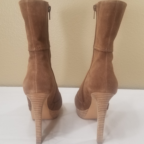 BCBGMaxAzria tan all leather booties - Picture 4 of 11